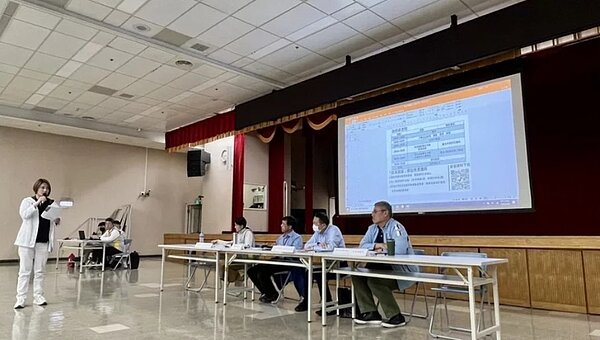 淡北道路工程爭議,繼上月28日雙北舉辦北投說明會後,30日北市交通局再度與新北市府在士林區舉行說明會。圖/議員林延鳳提供