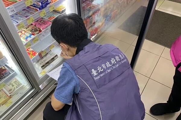 巴西蛋標錯效期風波延燒，引發民眾憂心蛋品來源，北市衛生局去年9月稽查各通路的蛋品。圖／北市衛生局提供
