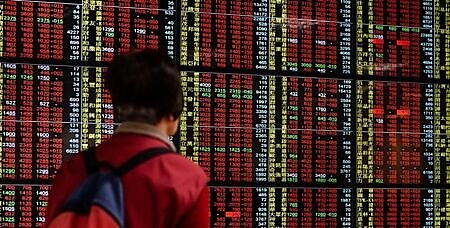 
台股大盤續在高檔，前景佳個股仍有表現機會，帶動台股基金後市績效可期。圖∕本報資料照片
