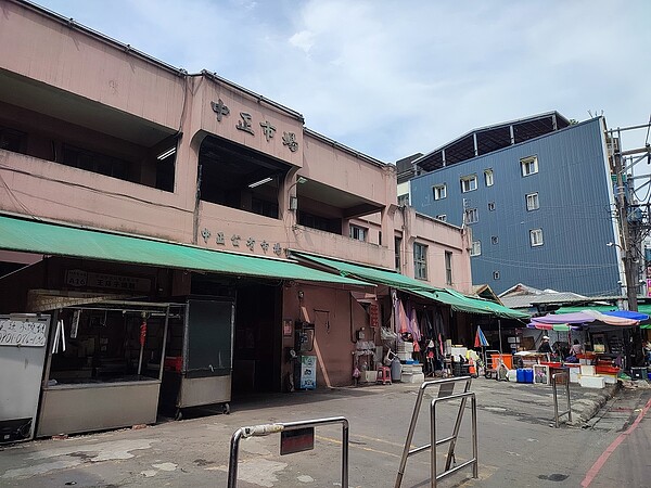汐止中正公有零售市場外觀。圖/新北市政府提供