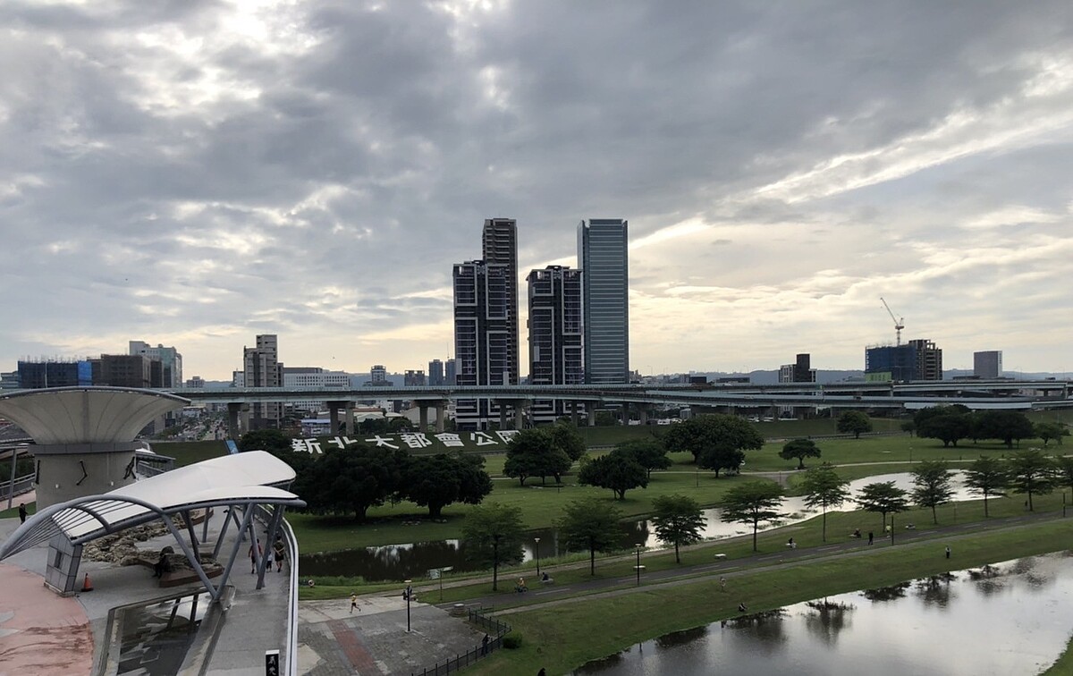 新案2房供給少?新北「第一環」房市齊奔 外圍區也在熱! 3月成交量增加第一名為三重區,照片為二重重劃區左岸一帶。圖/新北市政府提供