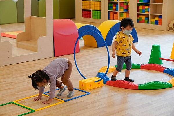 淡海國小公共托育中心將收托70名0到2歲嬰幼兒,4月1日下午2時30分起開報。圖/新北市政府提供