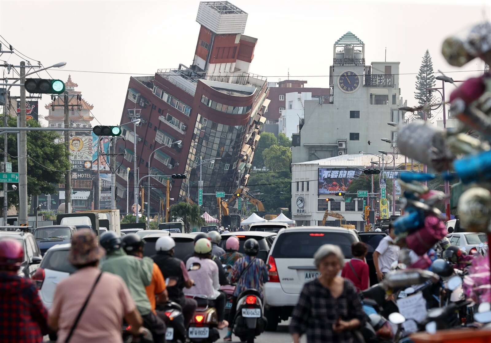 昨(3日)上午花蓮地區發生規模7.2地震,全台明顯搖晃。圖為花蓮當地災情。記者林澔一/攝影