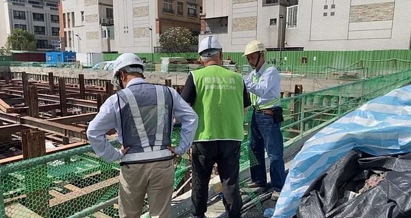 為確保涉及地下室開挖的新建工程能遵照規定施工,南市全面啟動勘驗。圖/南市府工務局提供