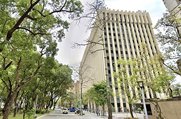 芙蓉大樓土地每坪1526萬 創「新地王」天價!為何建商爭搶?他算出驚人利潤 芙蓉大樓。圖/翻攝自GoogleMaps