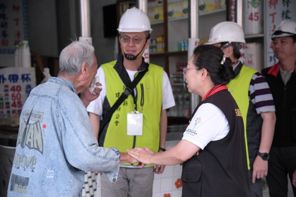 地震受損建物通報包含黃單、紅單，圖片花蓮縣政府提供