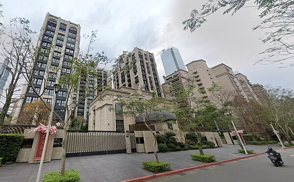 信義計畫區豪宅「皇翔御琚」。圖/截自Google Map