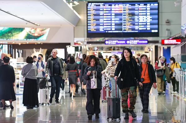 疫後航空業強勢復甦，中華航空、台灣虎航分別宣布徵才逾百名。示意圖。聯合報資料照片
