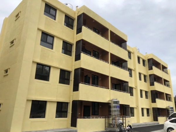 配合205兵工廠搬遷，高雄大樹區的慈仁五村宿舍已有部分整修完工。圖／高市工務局提供