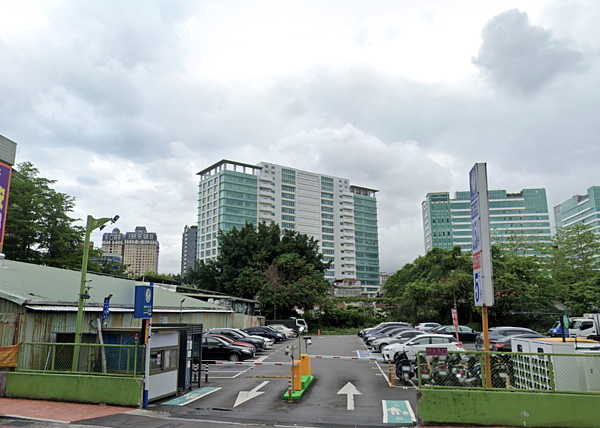 新店建國公有停車場將興建為社宅。圖／翻攝自GoogleMaps