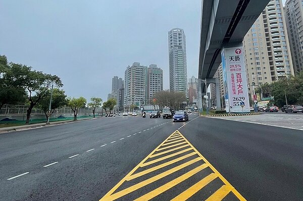 淡北道路工程將於4月15日起進行第一階段交維,淡金路、中正東路一段局部車道將縮減寬度。圖/新北市工務局提供