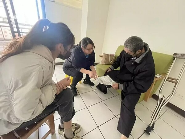 中市住宅處推動「長者以屋換居社宅」計畫,即日起受理申請。圖/中市府提供