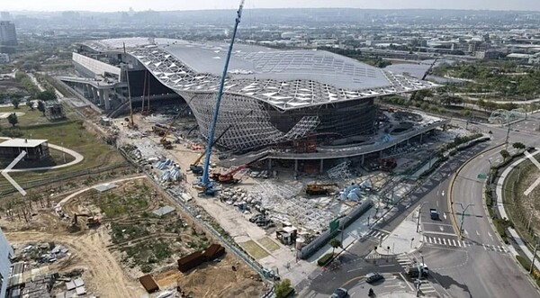 台中會展中心東側展館預定今年可完工，若順利，明年可啟用。圖／經發局提供
