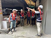 桃園大溪三元市場地震後貼紅單　建管處今開拆危樓