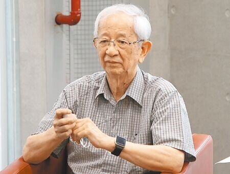 中央研究院前院長李遠哲,16日出席台大風險中心舉行的淨零青年沙龍。(趙雙傑攝)