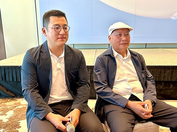漢皇集團副董事長孫鼎翔、漢皇集團董事長孫正乾（右）。圖／好房網News記者蔡佩蓉攝影