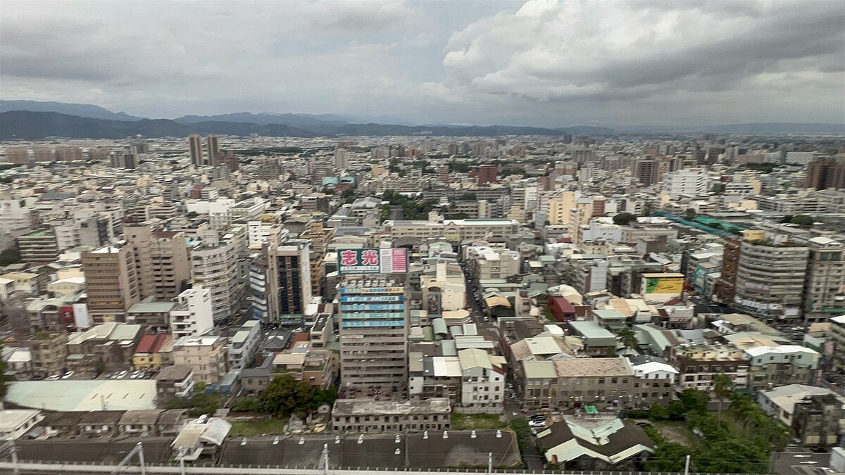 台中市50年以上老屋有28萬戶,占全市25%,議員陳文政要求老屋全面健檢,確保民眾安全。記者陳秋雲/攝影