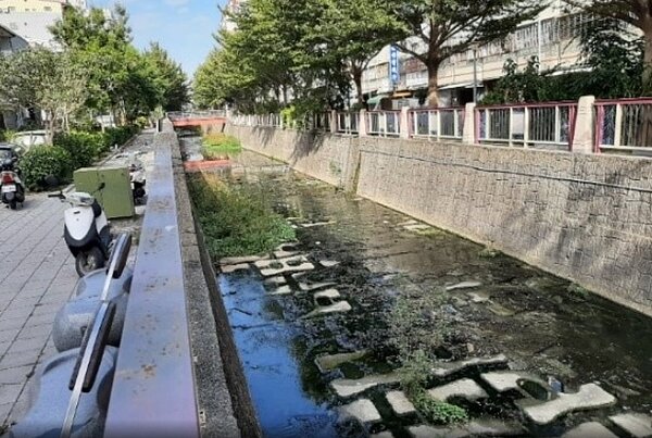 北屯圳(天祥街至東成路)改善前。圖/台中市政府提供