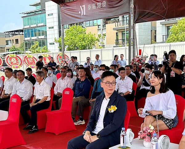 南部房市熱翻!60億台南大案「賈永婕老公也是股東」 北部建商德杰集團少東、藝人賈永婕老公王兆杰,也是泰嘉開發的股東。圖/好房網News記者蔡佩蓉攝影