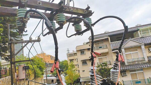 桃園市龍潭區18日傳出大停電，已是桃園連續3天發生停電事故。圖／台電提供