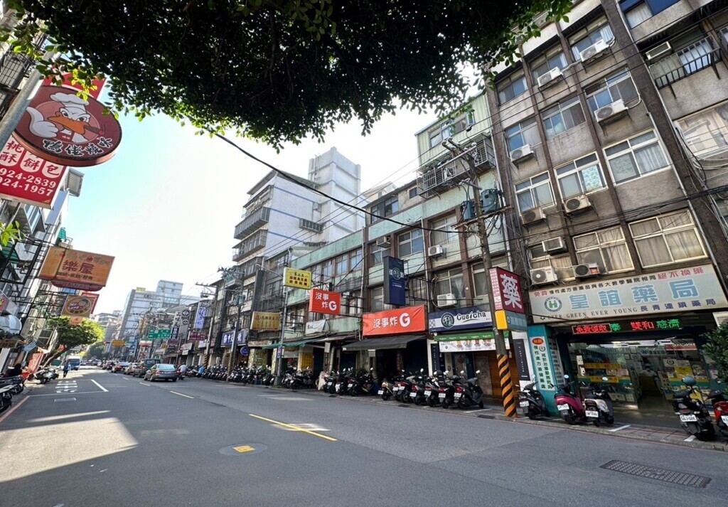 頂溪公辦都更案周遭文化路街景，圖片新北市住宅及都市更新中心提供