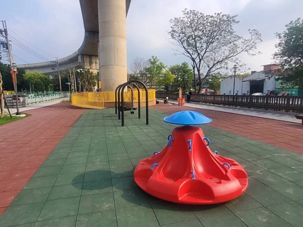 LB10國華站因周邊為眾多住宅區人口，該站工程也連同建造公園廊帶，新北捷運局花3880萬建造6620平方公尺的公八公園。圖／新北捷運局提供