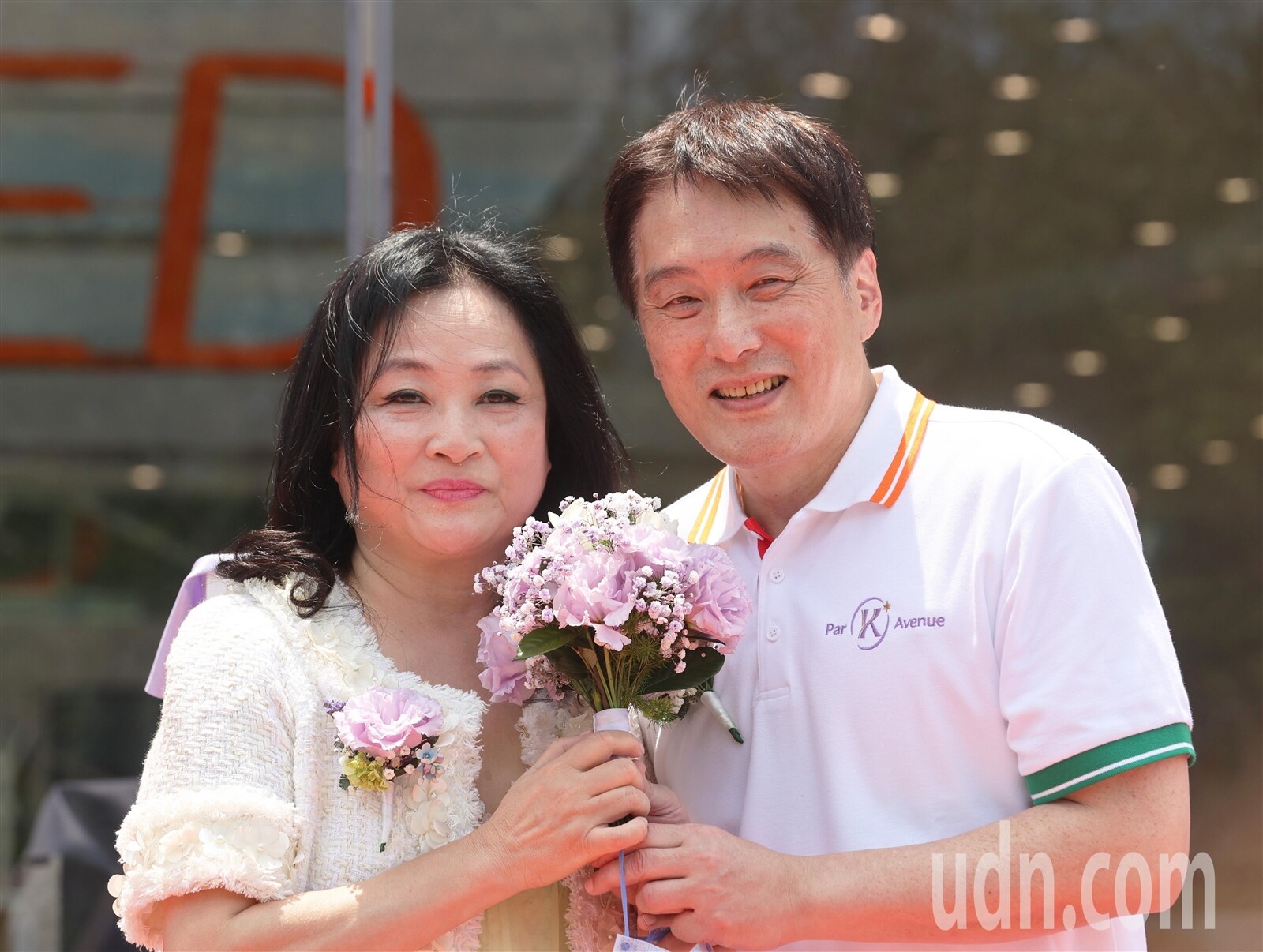 統一集團董事長羅智先（右）與統一集團美麗事業董事長高秀玲（左）出席「ParK*Avenue」開幕儀式，兩人展現親密。記者劉學聖／攝影 