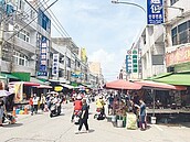 新屋市場攤商占道　民代籲納管