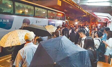 
台北市整體應聘用公車駕駛人數為5262人，實際上卻只有3698人，缺口高達3成。（本報資料照片）
