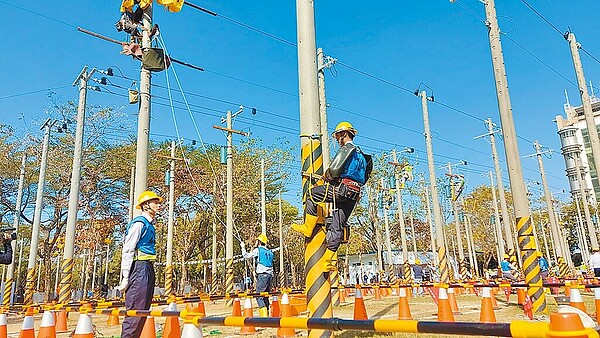 民眾黨26日將召集朝野協商，要求經濟部須針對能源政策提出全面檢討報告，在審議通過前，電價全面緩漲。圖為台電訓練中心。圖／台電高雄區處提供