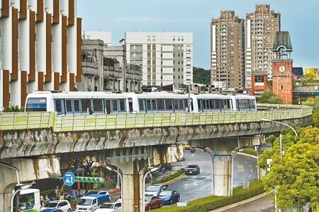 
台電4月1日起調漲電價，台北捷運公司預估今年電費將增至28億元，公車業者也喊電動公車1年電費增加6萬元吃不消。（本報資料照片）
