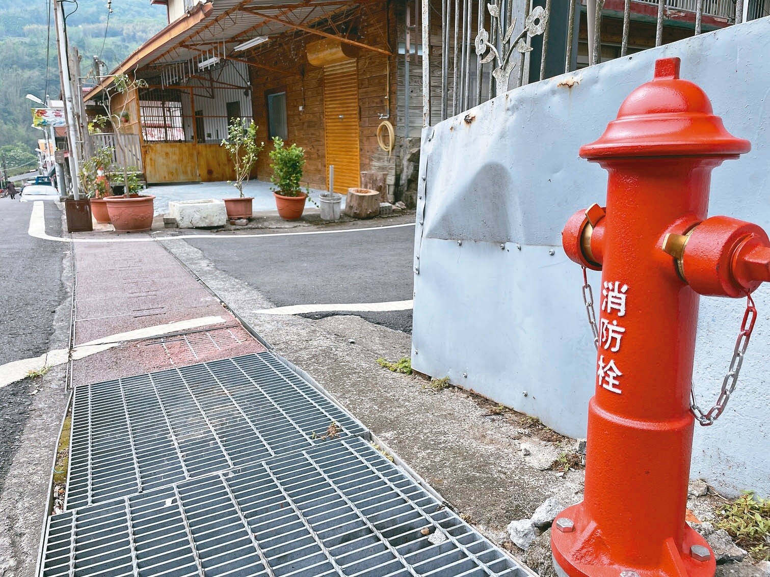 高雄市那瑪夏區瑪雅里的消防栓共3座，原本僅1座可用，消防分隊申請經費，上周剛換2座全新消防栓。記者蔡世偉／攝影 