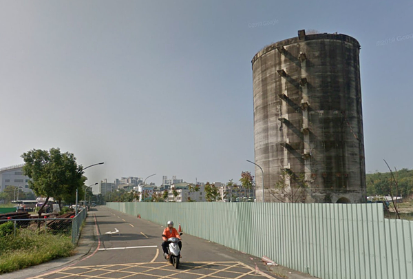 媒體大亨砸43億買水泥廠!玩「變更」土地煉金術受關注 建台水泥左營廠。圖/翻攝自GoogleMaps