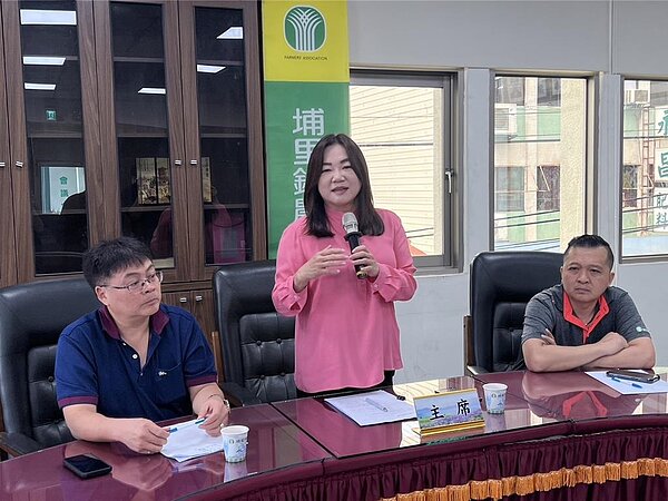 85歲陳太太加入農保逾35年,曾開店幫忙修改衣物未撤銷工商登記,被農業部認定不符農保資格退保,她傷心欲絕,其丈夫則感到內疚。圖/楊靜茹攝