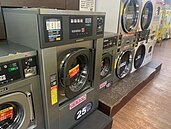 看似日常的洗衣產業與時俱進　自助洗衣店2815家創新高　近5年成長翻倍