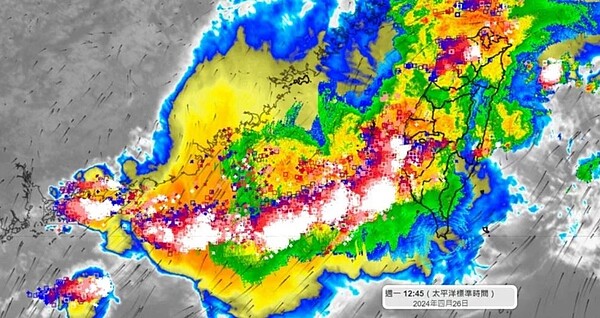 雷雨胞持續移入，南部要提高警覺。圖／取自「氣象達人彭啟明」臉書粉專