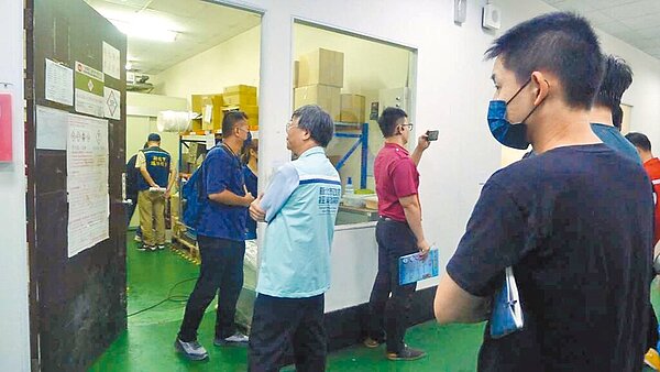 新北市經發局與消防局合作，推出「納管工廠消防改善補助計畫」，輔導納管工廠於期限內依新北消防補助計畫完成消防改善，最高可請領22萬元。（新北市經發局提供／陳慰慈新北傳真）