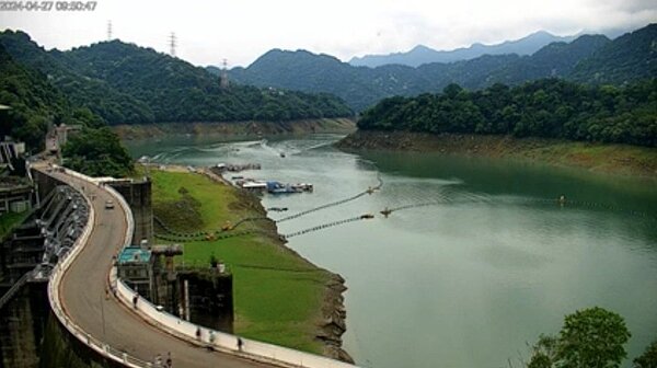 這幾天持續受惠春雨，截至今日石門水庫降雨合計57.6毫米，預估可為水庫增加1100萬噸水量。圖／北水分署提供