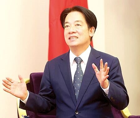 準總統賴清德南下參訪傳統產業領頭羊中鋼公司,聚焦於淨零轉型的作法。圖∕本報資料照片