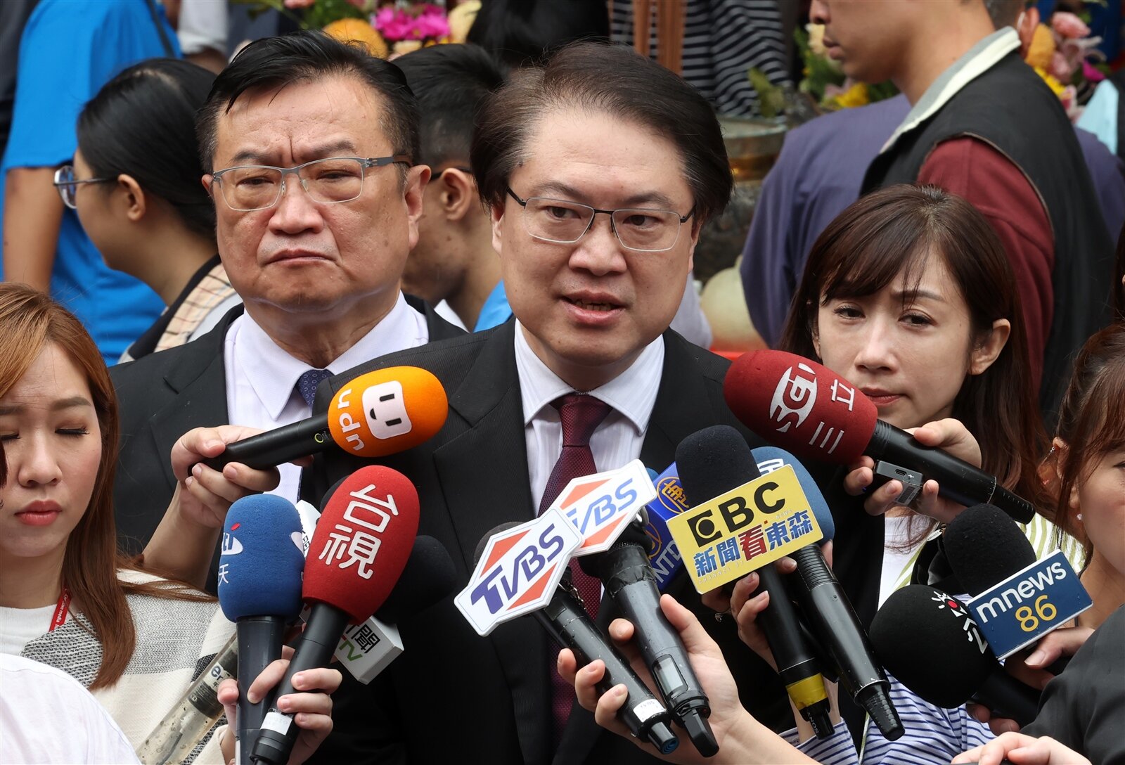 內政部長林右昌上午到台北松山慈惠堂出席「台北母娘文化季米龍開光儀式」。記者胡經周/攝影