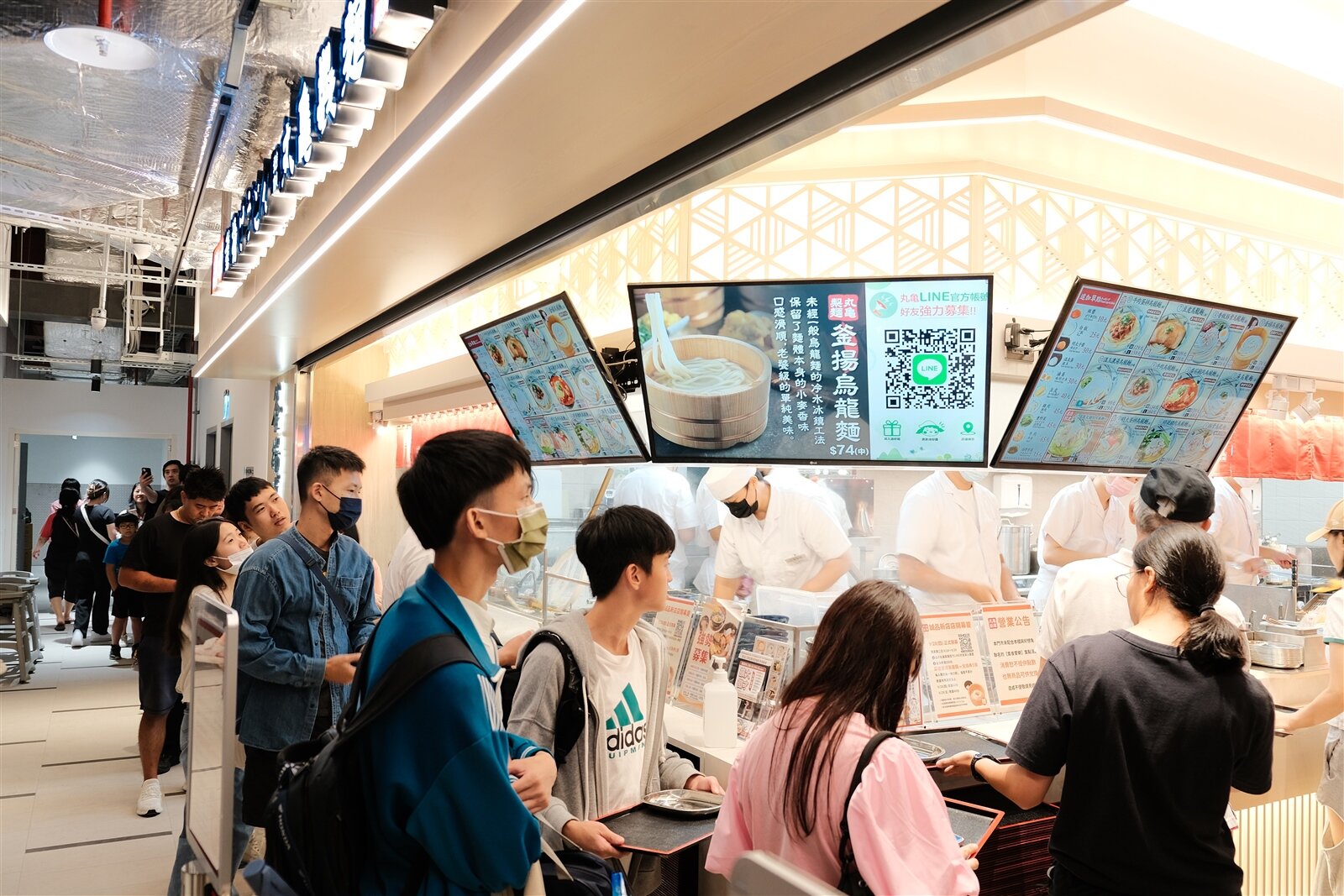 與以前相比,工作機會增加產業不再是電子資訊業,而是住宿業、餐飲業及批發零售業。圖/聯合報系資料照片