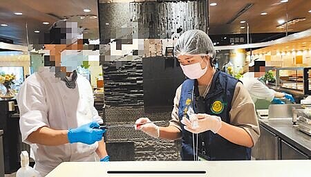 高雄漢來海港城巨蛋店傳出疑似有生熟食混用汙染狀況。(本報資料照片)