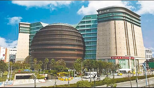 京華城29日發出聲明,直指該案遭誤解、操弄,淪為各方政治惡鬥下的犧牲品。圖/京華城股份有限公司提供