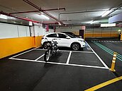 新北市路外、路邊停車場逾12萬停車格　可供大型重機停放