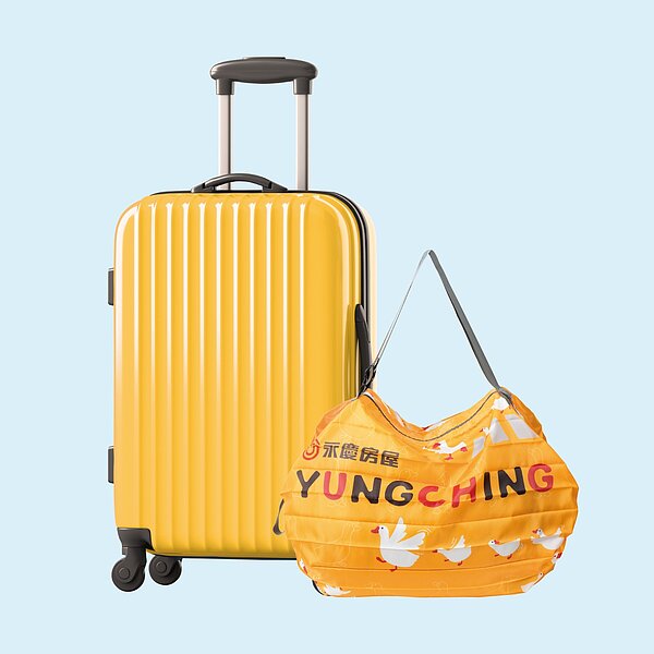 無論是要和媽媽血拚、親子旅遊,永慶房屋「Mom的多重宇宙摺疊袋」,都能將需要的物品一袋裝起來。圖/永慶房產集團提供