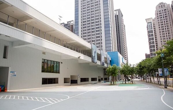 關埔地區連通埔頂一路兩端Costco及迪卡儂2大商場的人行空橋預計8月底開工。圖/新竹市政府提供