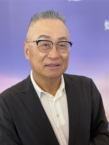 慕樺廣告董事長李幹樂表示,未來產品主流一定要像「男人的白襯衫!」圖/蔡惠芳