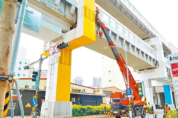 0403花蓮大地震造成新北捷運環狀線位移，粗估修復經費約4.42億元，新北市府專案簽准由災害準備金支應，但民代要求釐清責任歸屬後向北市求償。（新北市捷運局提供／呂健豪新北傳真）