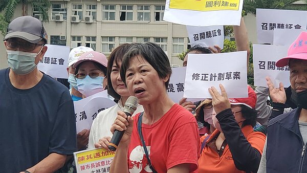 大林蒲恐負債遷村，居民多項訴求。記者王勇超／攝影