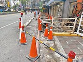 中和人行道施工　輪椅族怨難通行